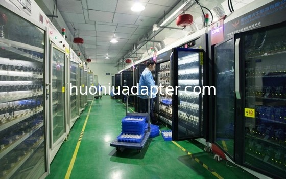 qualidade Adaptador de alimentação AC DC universal fábrica