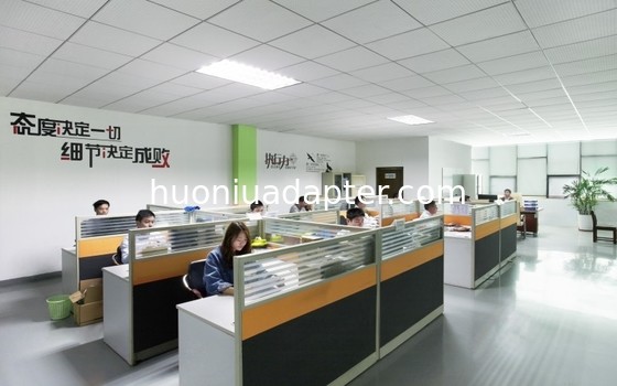 qualidade Adaptador de alimentação AC DC universal fábrica